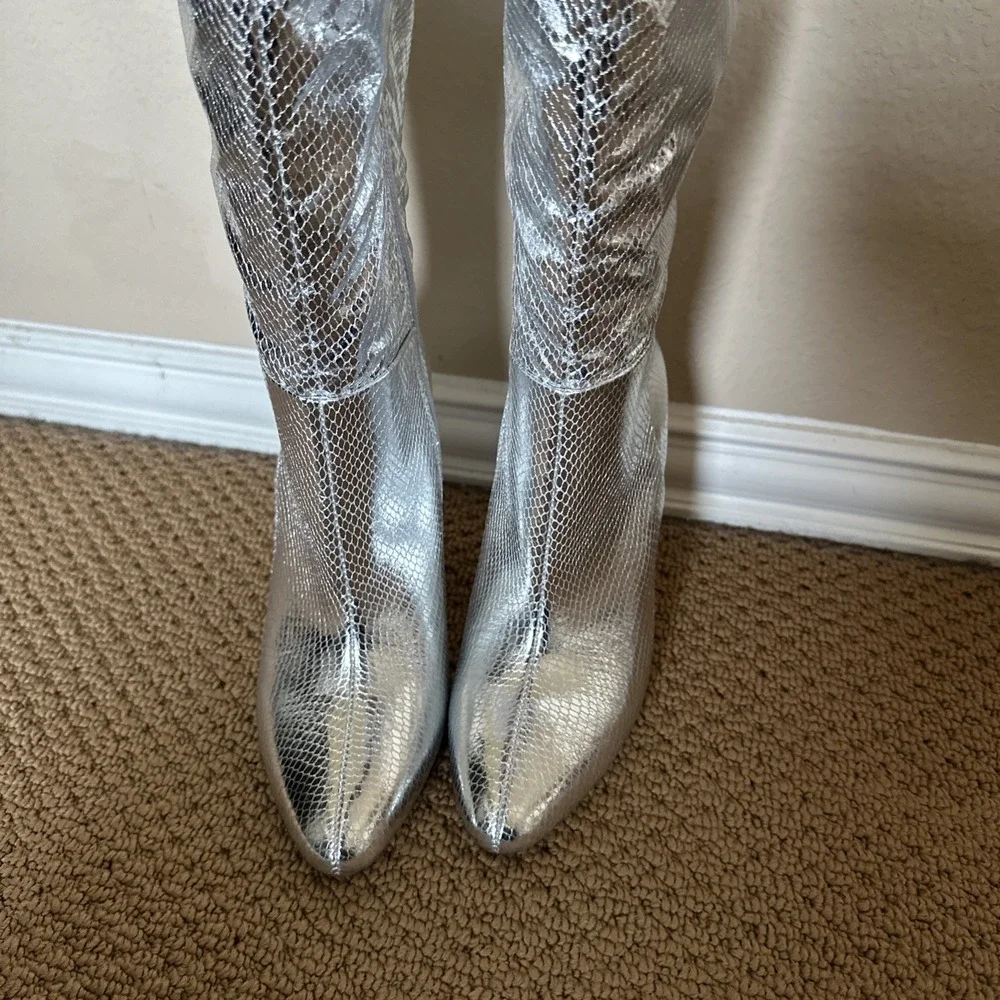 NWT Jessica Simpson Minerva Silver Snake Print Knee High Zip Bootie Sz 8